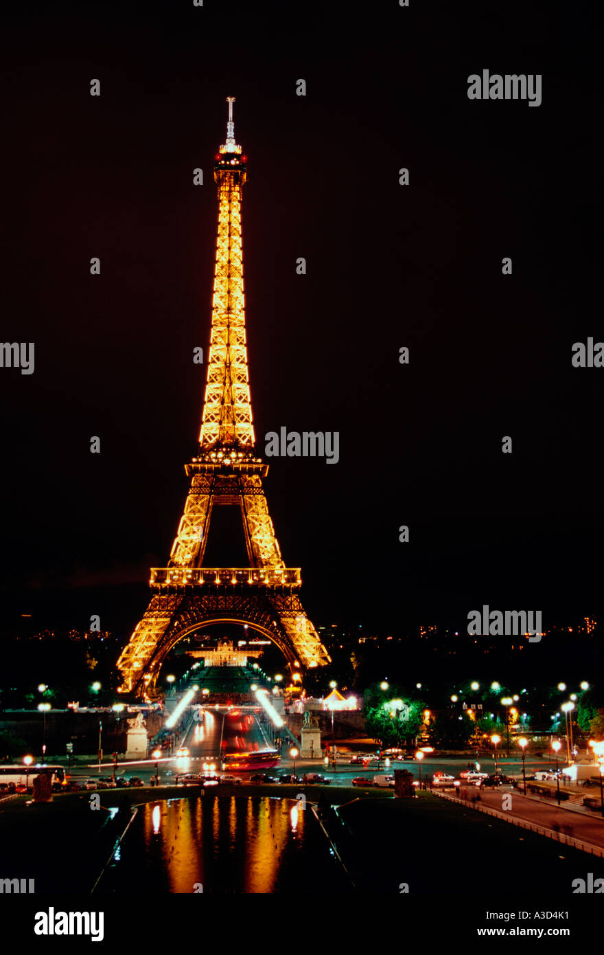 Eiffel Tower, La Tour Eiffel, Champ de Mars, city of Paris, Paris, Ile