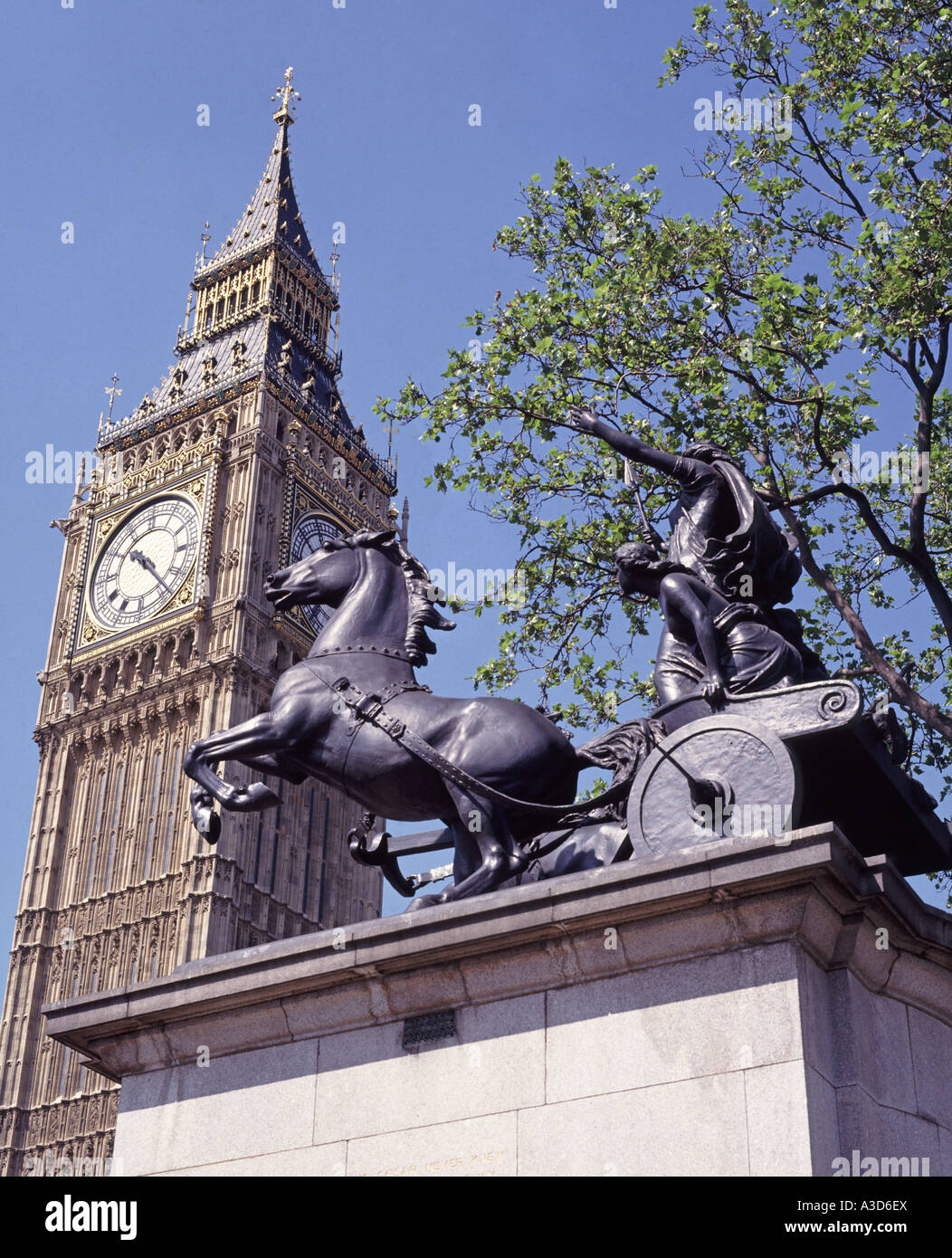Big Ben iconic clock tower and Statue of Queen Boudica at the Houses of Parliament Stock Photo