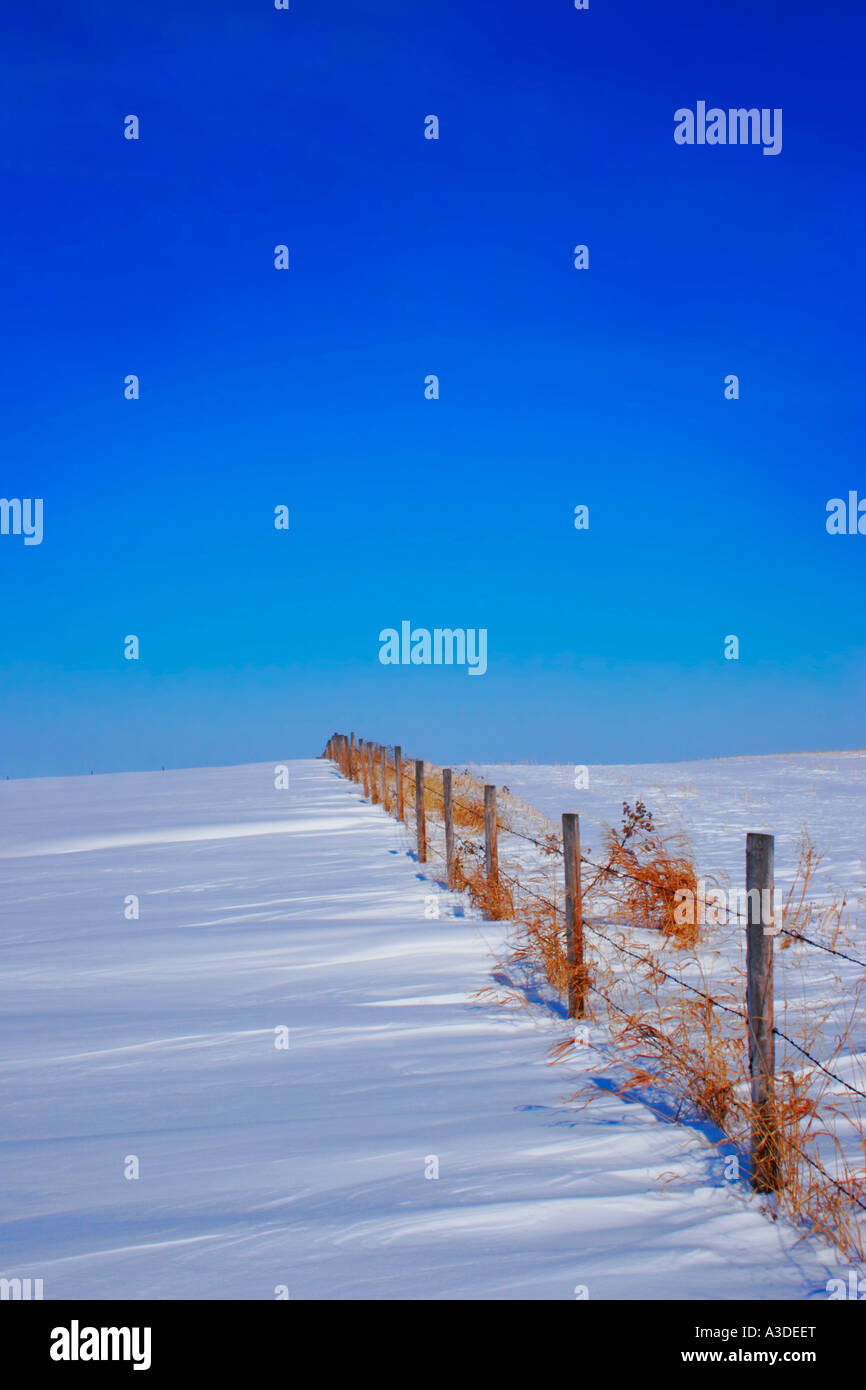 Fence line in winter Stock Photo - Alamy