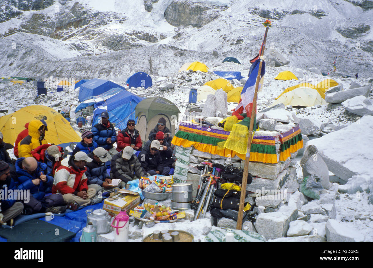 Everest climbers hi-res stock photography and images - Alamy