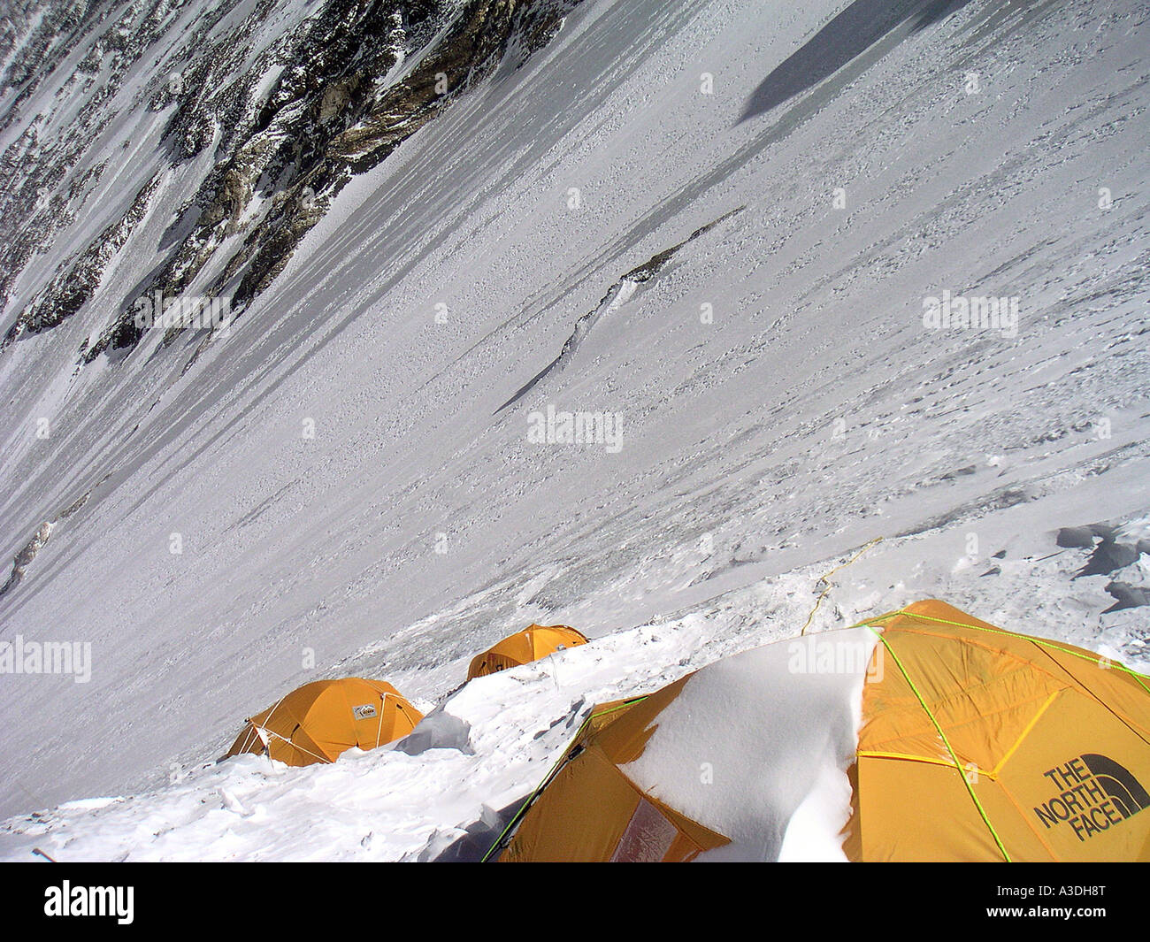 Climbing mount everest gear hires stock photography and images Alamy