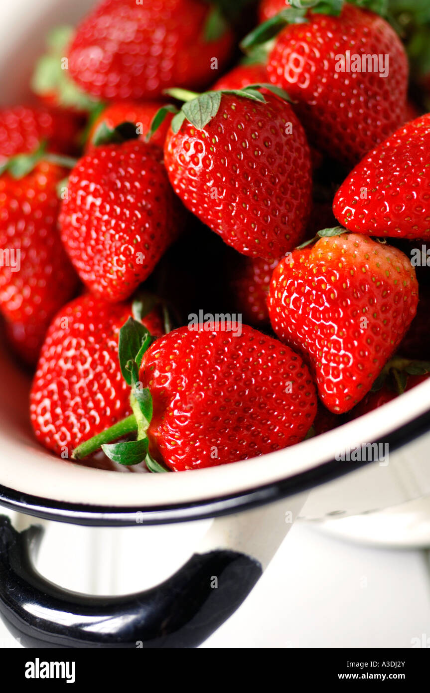 Kitchen summer strawberries hi-res stock photography and images - Alamy