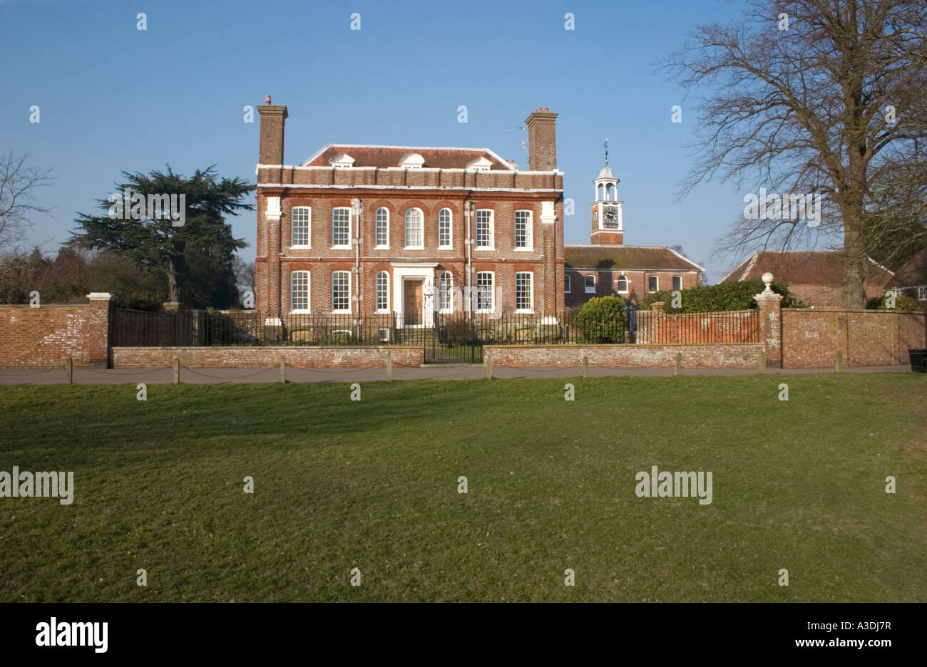 Manor house stables hi-res stock photography and images - Alamy