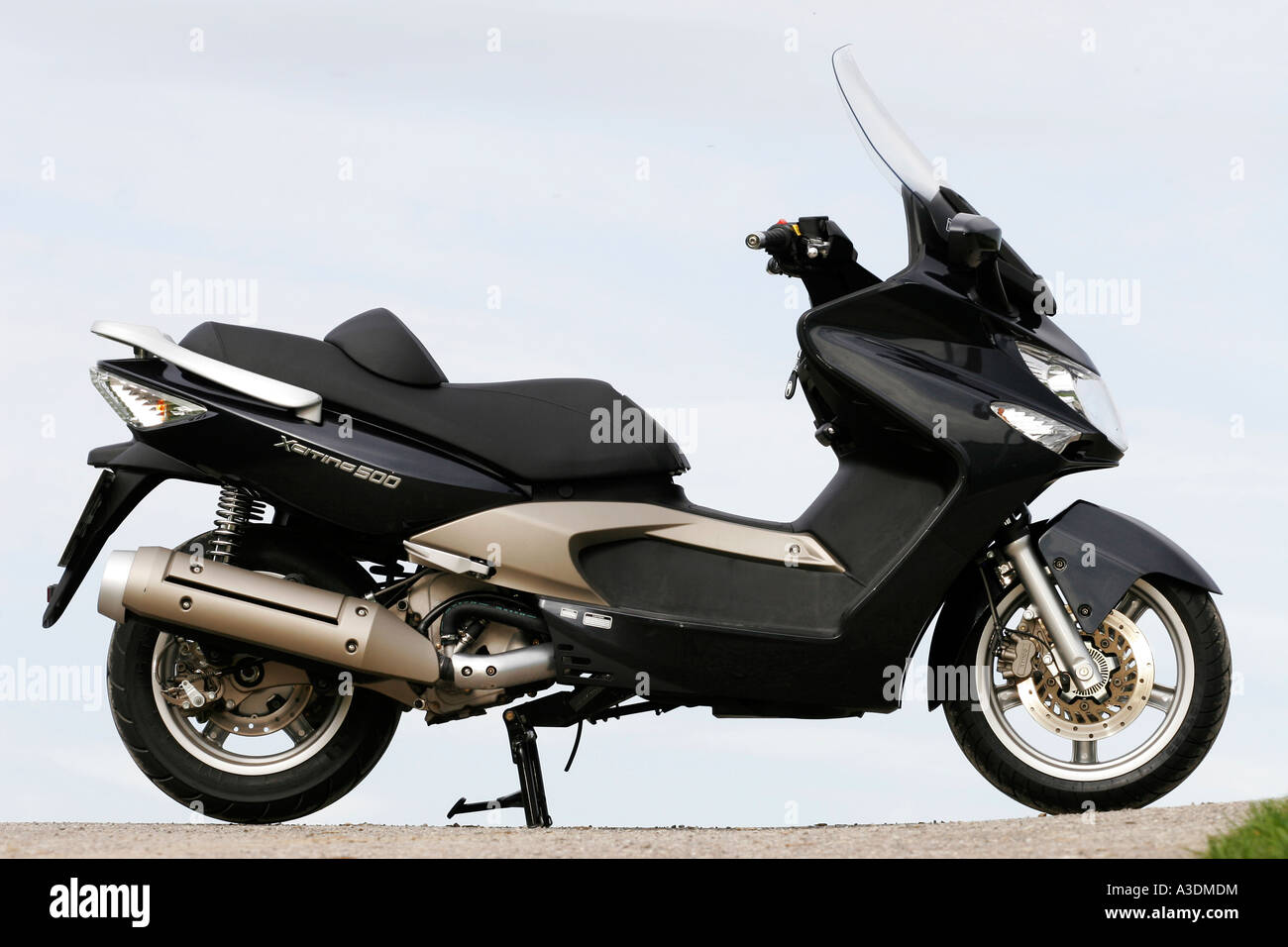 Kymco Xciting 500 scooter Stock Photo - Alamy