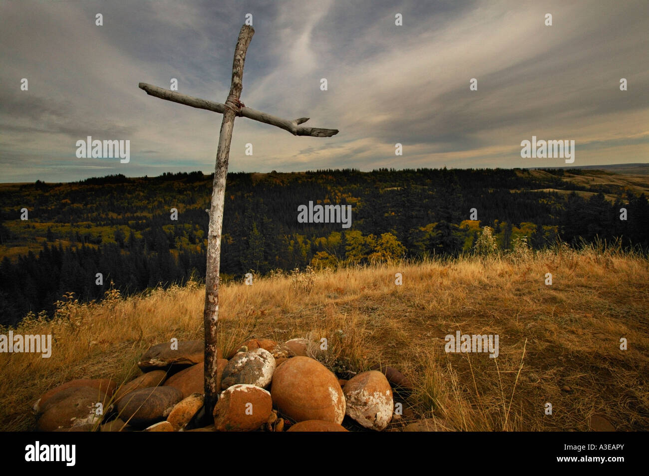 Cross on hill hi-res stock photography and images - Alamy