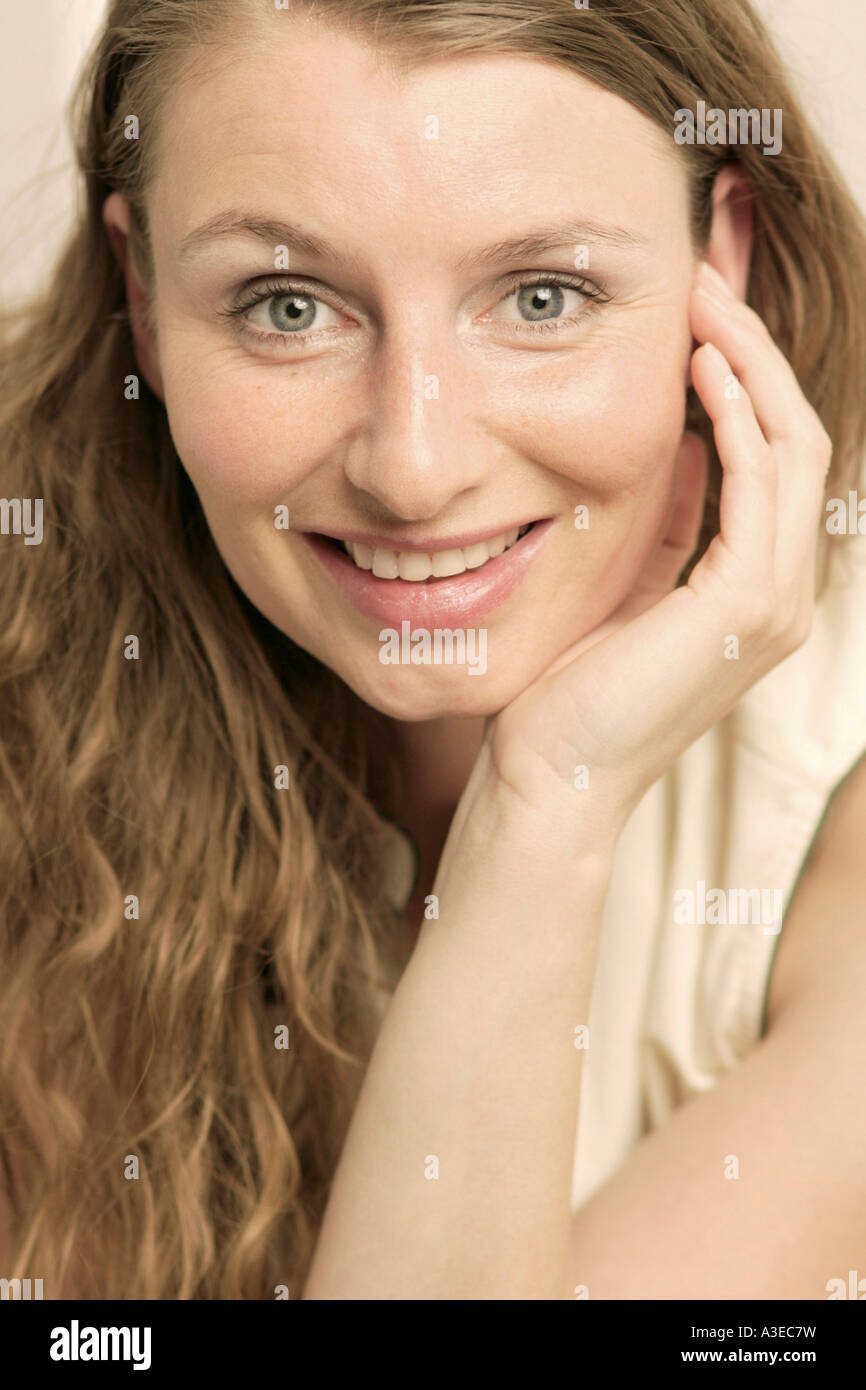 Brunette woman long hair hi-res stock photography and images - Alamy