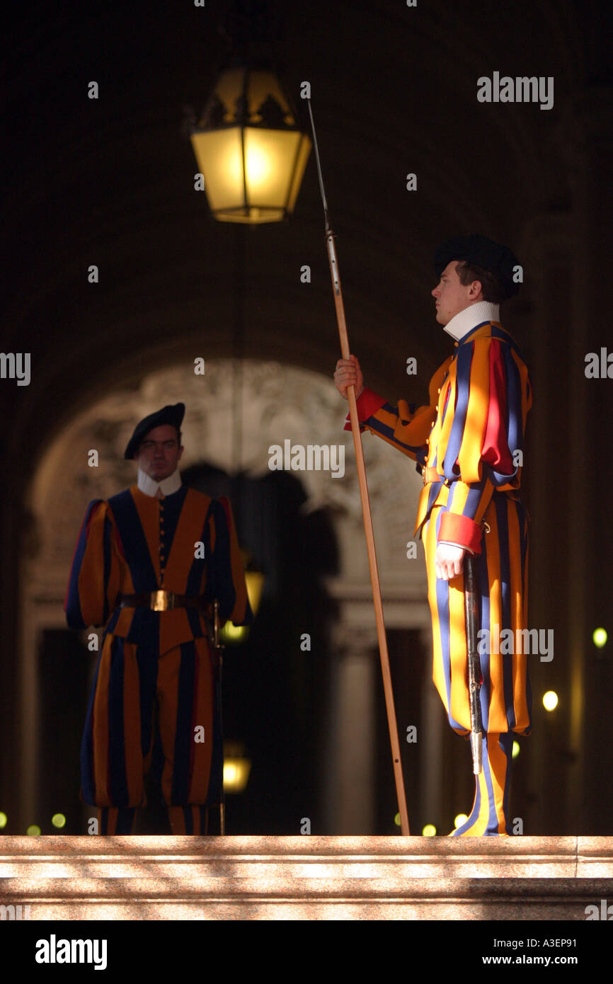 Swiss Guard at the Vatican in Rome Stock Photo - Alamy