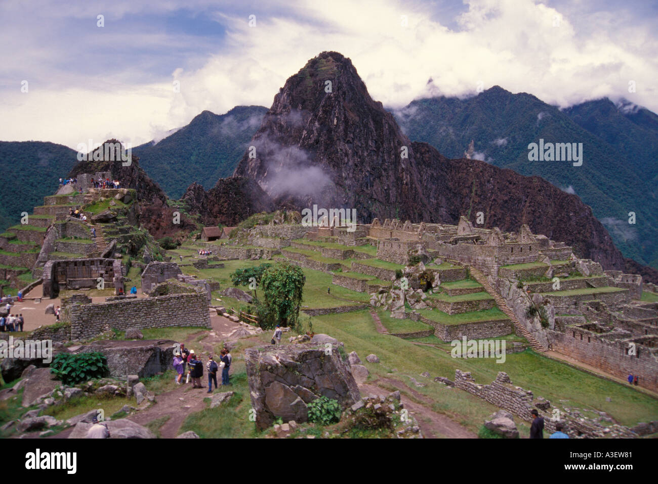 Intihuatana machu picchu peru hi-res stock photography and images - Alamy