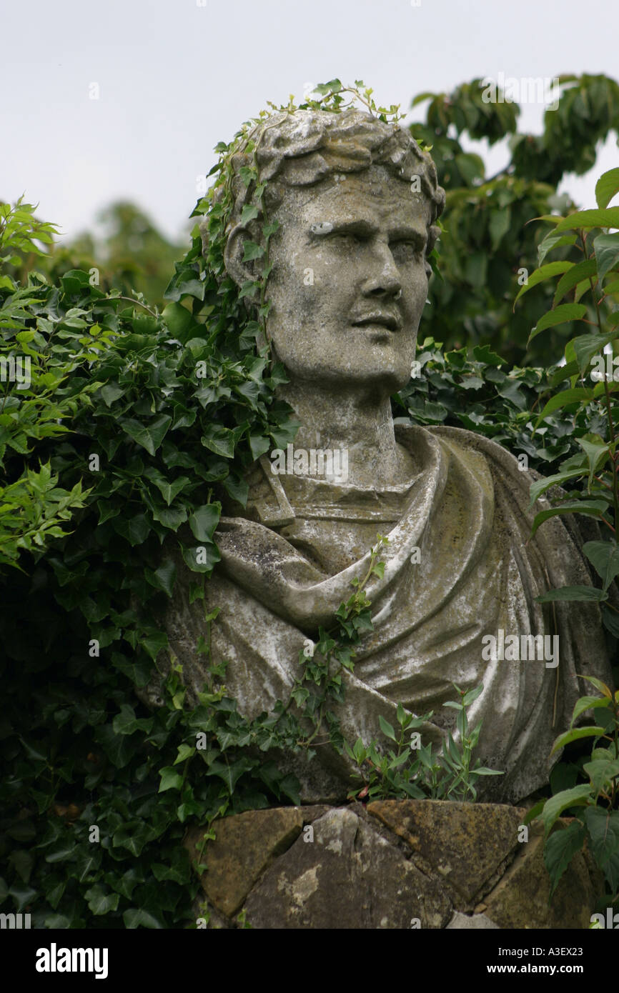 Hever gardens statue hires stock photography and images Alamy