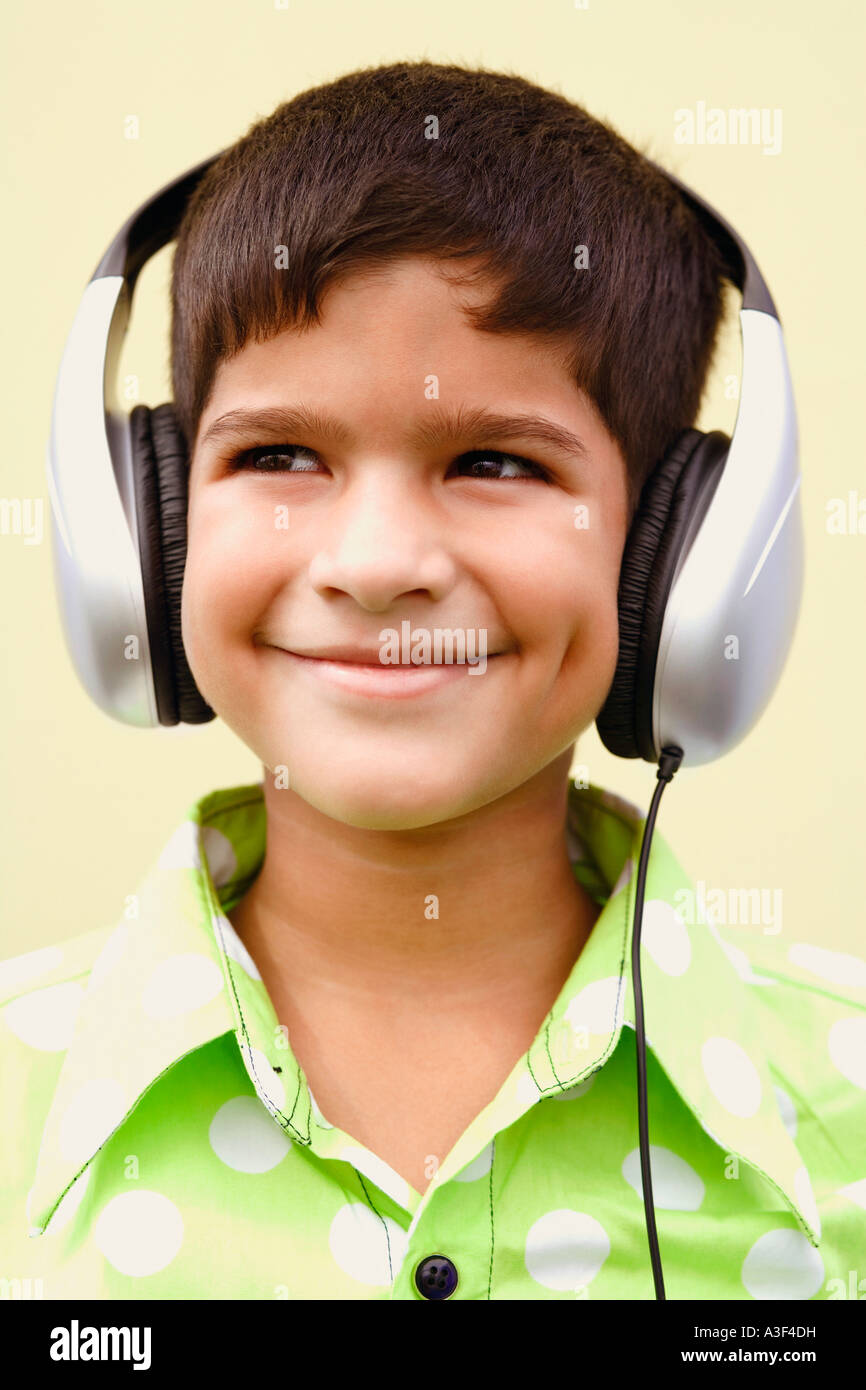 Boy wearing shirt collar up hi-res stock photography and images - Alamy