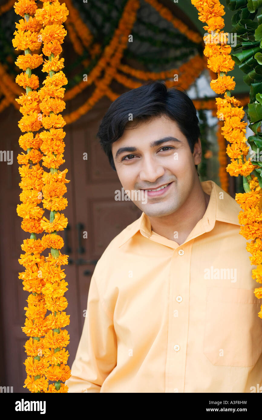 Portrait of a young man smiling Stock Photo - Alamy