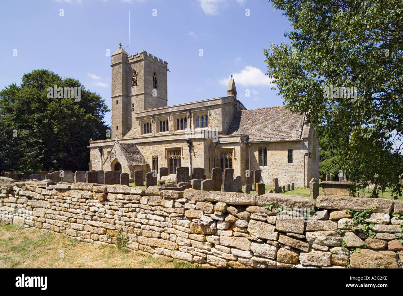 St Leonards church in the Cotswold village of Bledington, Gloucestershire Stock Photo