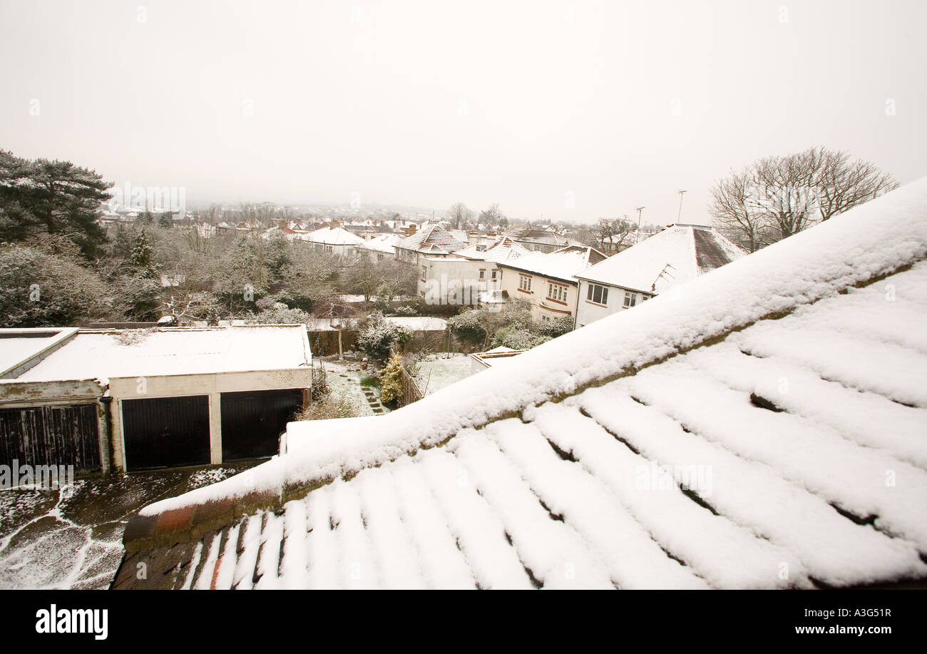 snow on rooftops of london suburb of finchley in january 2007 Stock Photo
