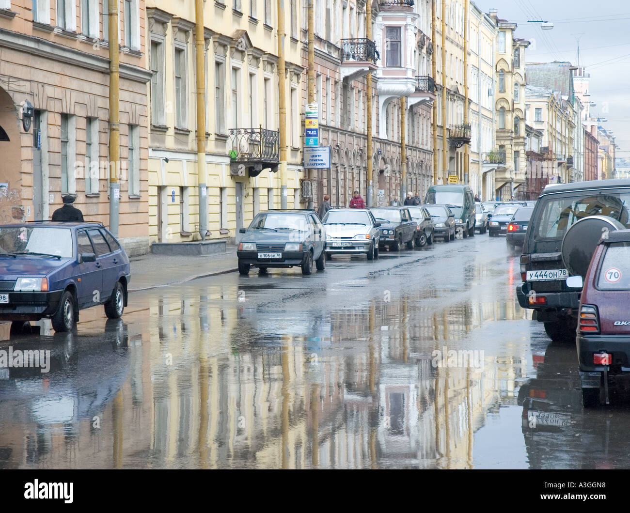 saint petersburg street scene Stock Photo - Alamy