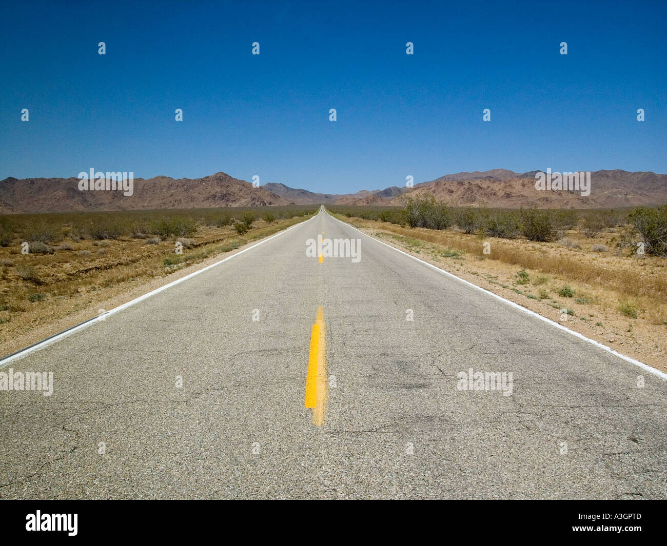 Highway 247 from Lucerne Valley to Barstow in the Mojave Desert California Stock Photo Alamy