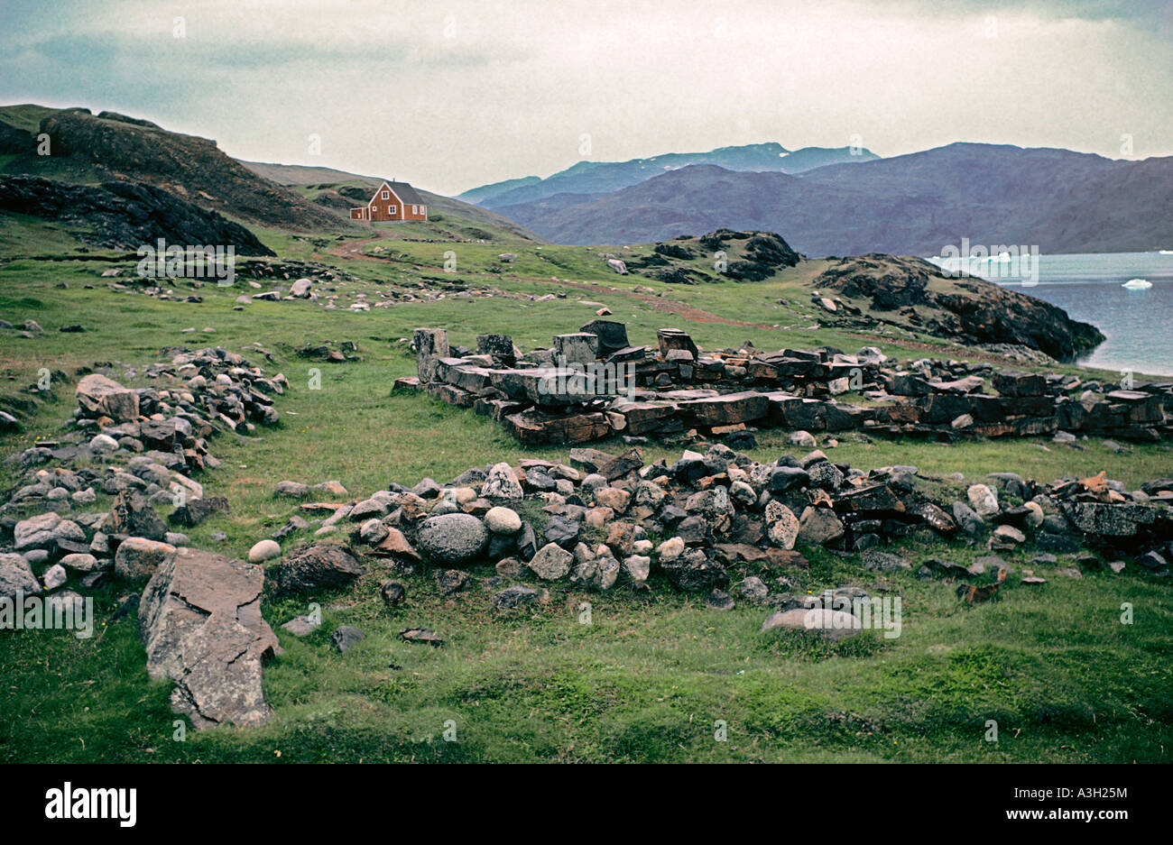 Viking house hi-res stock photography and images - Alamy