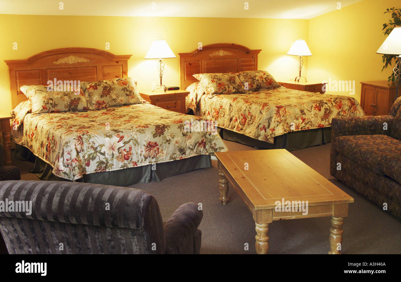 Upscale interiors hi-res stock photography and images - Alamy