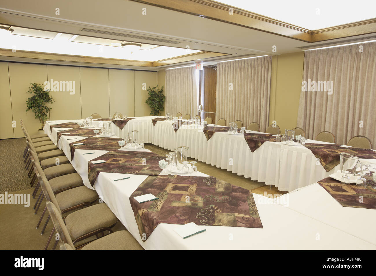 Architectural interiors hi-res stock photography and images - Alamy