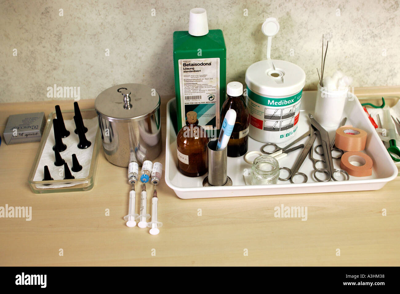 Tools of a vet veterinarian veterinary stock photo 3522615 alamy
