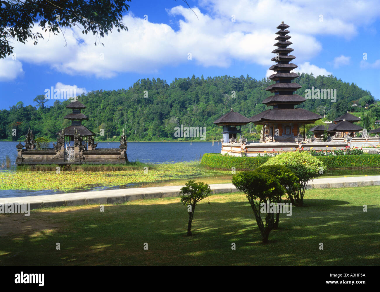 temple on the lake puru ulun dano bratan kandikuning bali indonesia Stock Photo