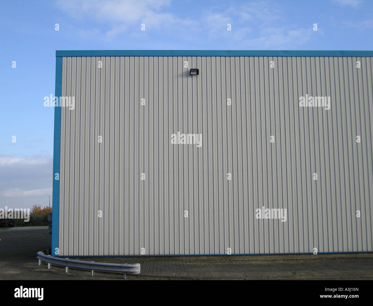 Profiled cladding on large industrial factory warehouse unit Stock Photo Alamy