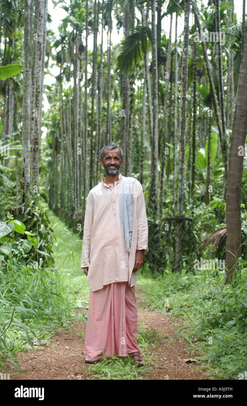 Vanilla farmers harvesting Fairtrade vanilla which they sell to ice