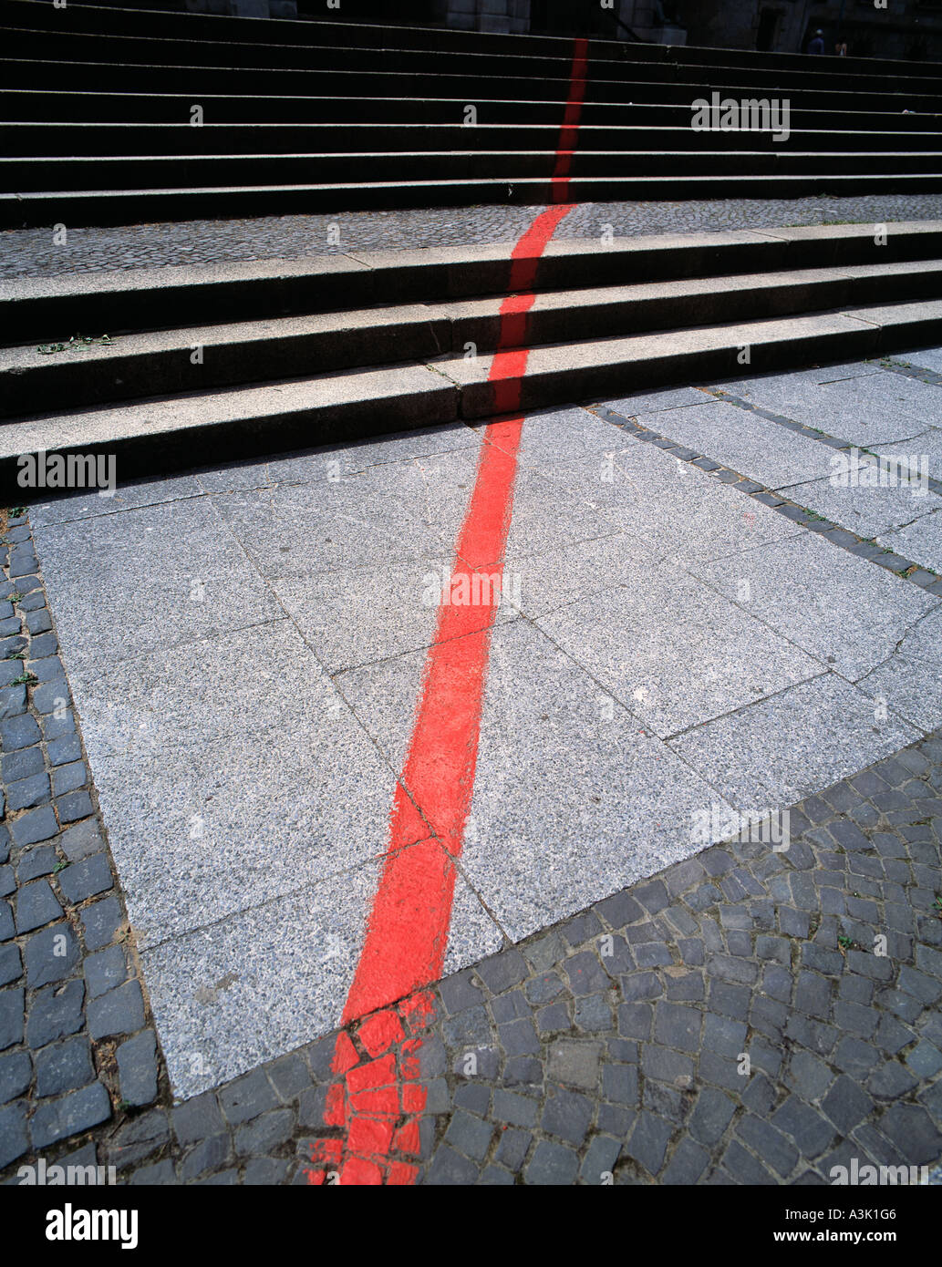 D-Hanover, Leine, Lower Saxony, The Red Thread, clearly marked on the ...