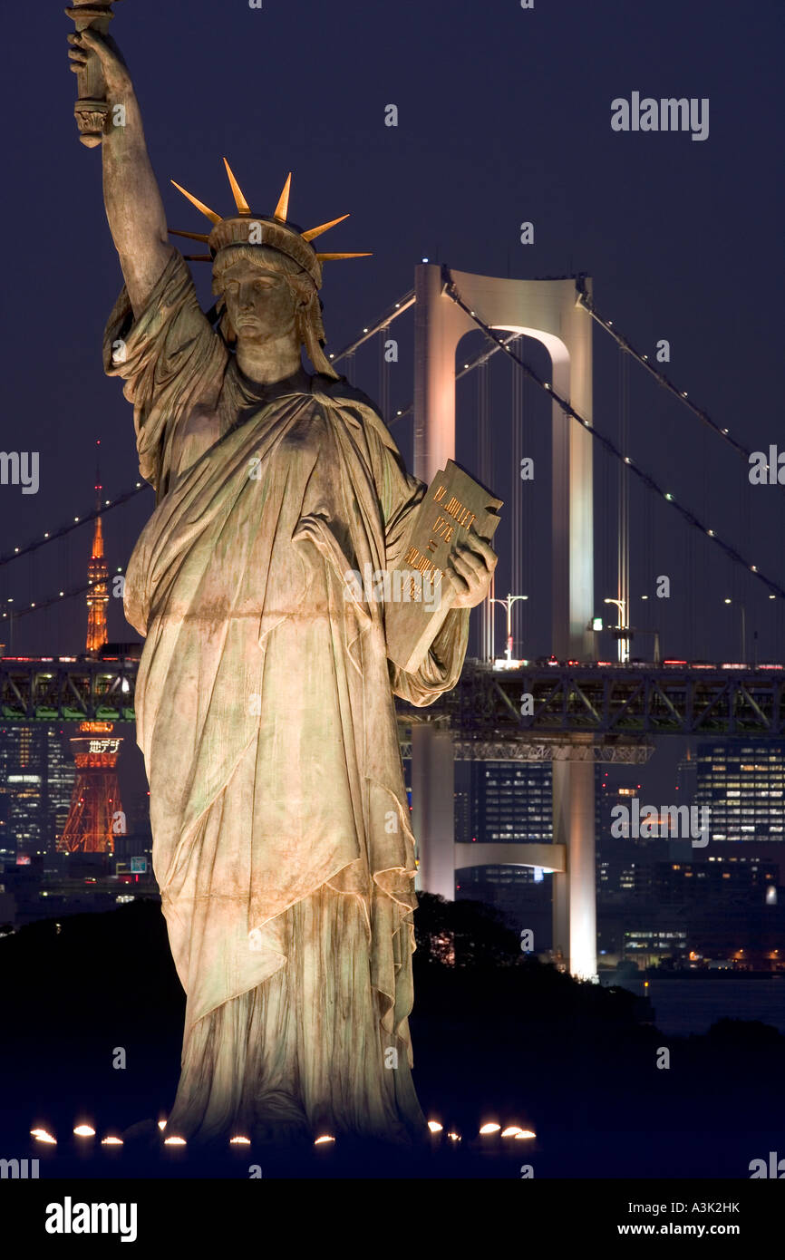 Statue of Liberty, Rainbow Bridge, Tokyo, Japan Stock Photo Alamy