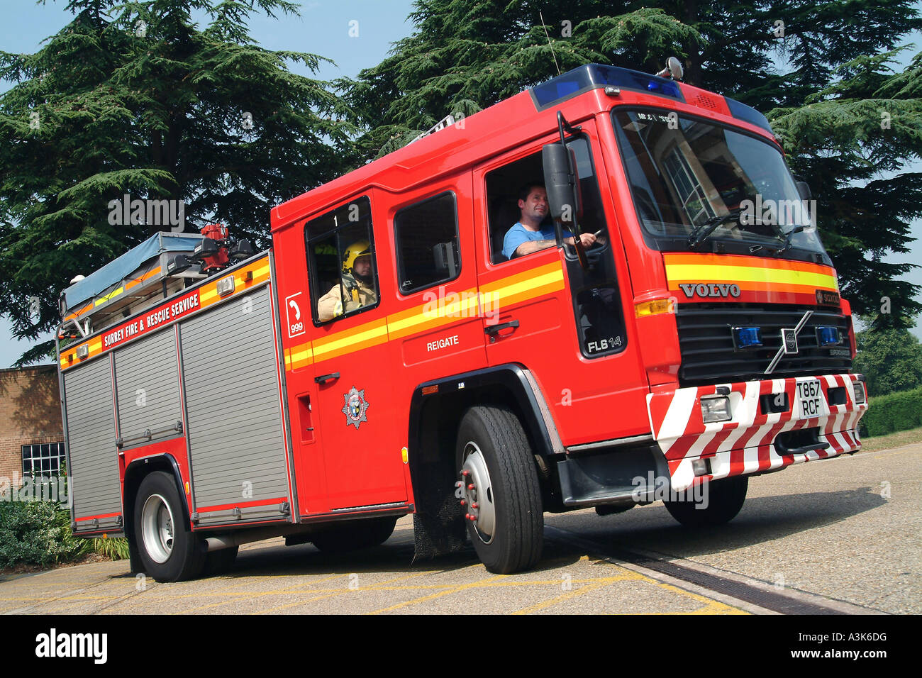 Surrey Fire and Rescue Service fire appliance Stock Photo Alamy