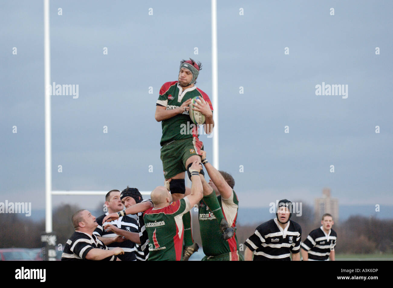 Union Line Out Action at line out hi-res stock photography and images - Alamy