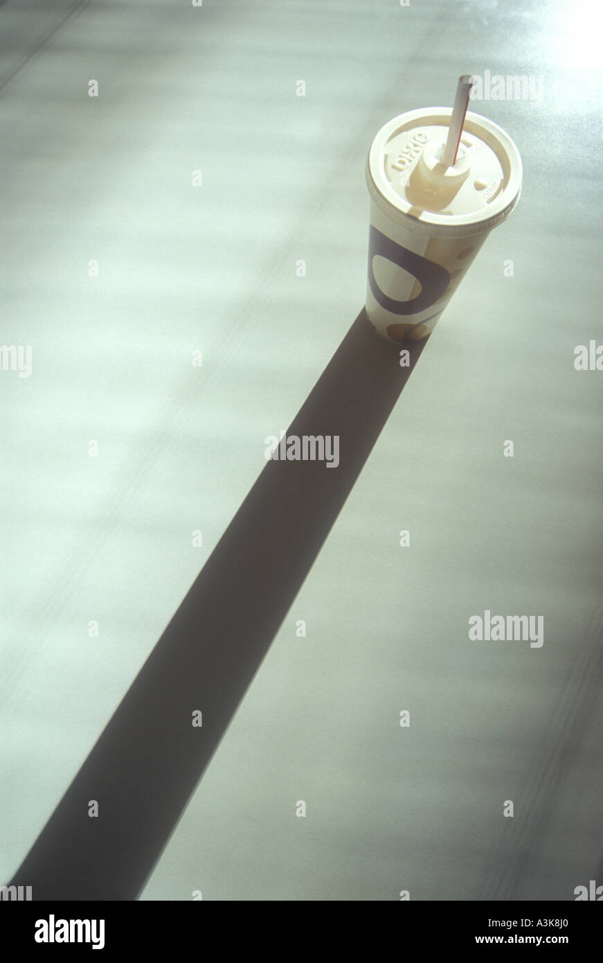 Disposable paper soda drink cup lid and straw Stock Photo - Alamy