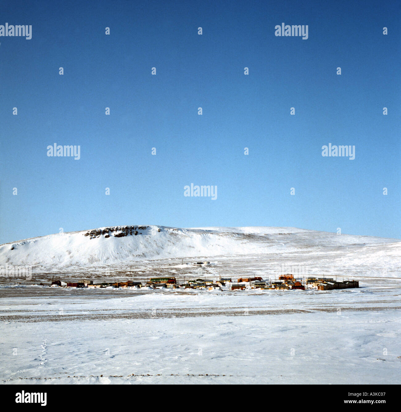 Resolute Bay and Signal Hill Nunavut Stock Photo Alamy