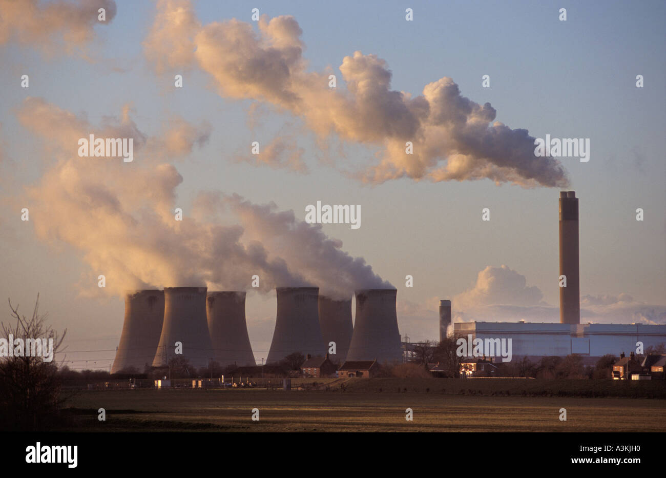 Drax Englands biggest coal fired power station at Drax near Selby North Yorkshire Stock Photo