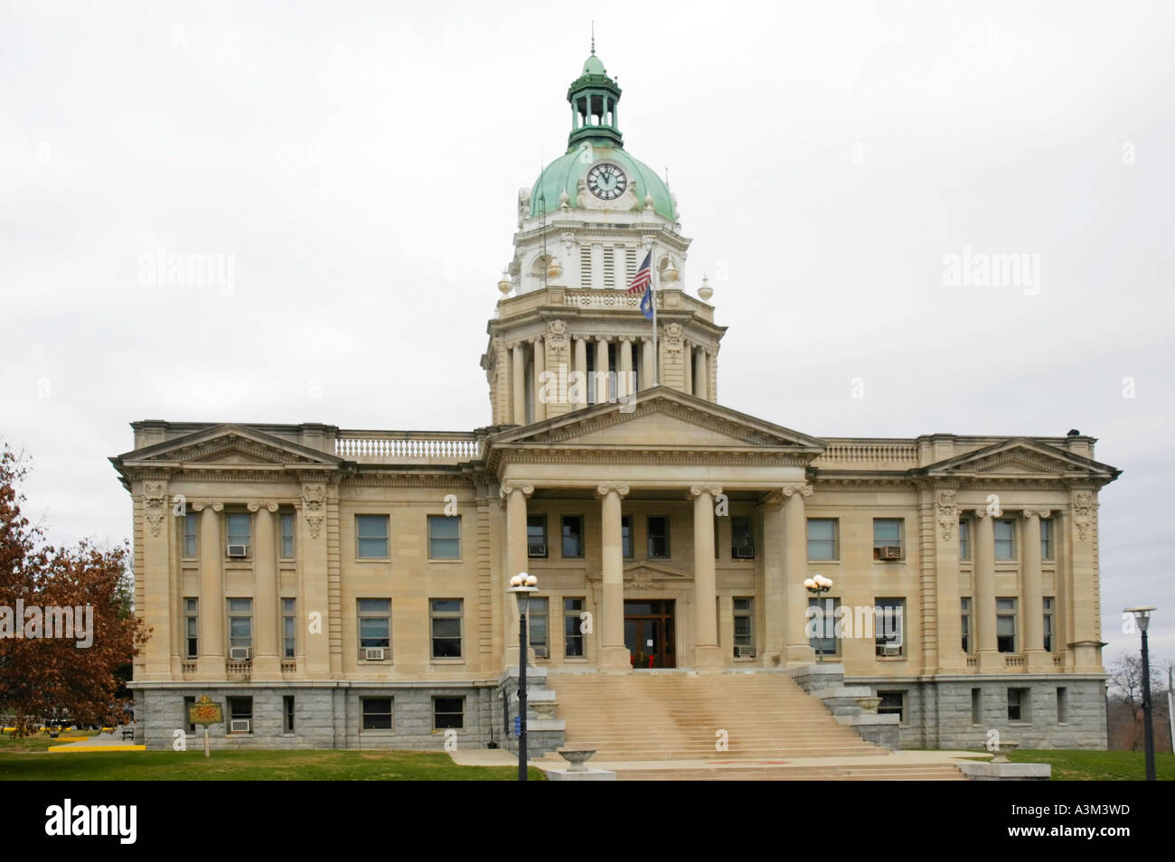 Bourbon county courthouse in Paris Kentucky USA Stock Photo Alamy