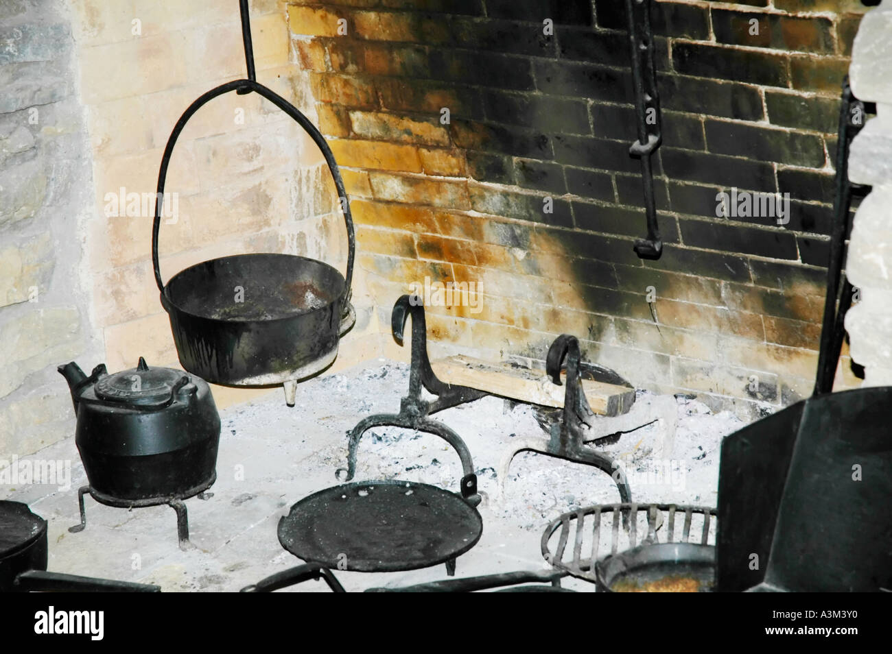 Pioneer cast iron cooking Stock Photo Alamy