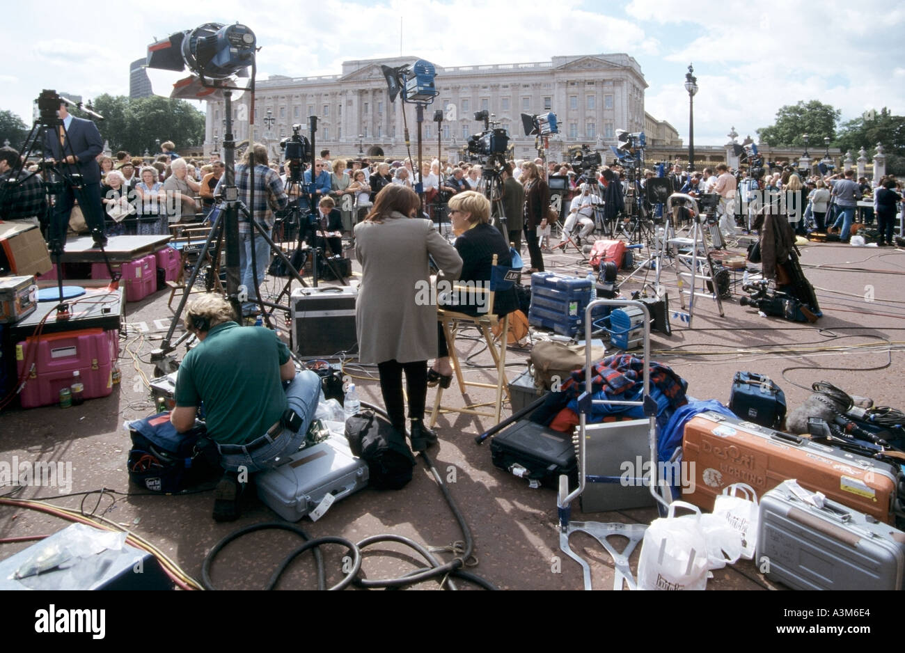 Princess Diana death announcement brings worlds media crews onto section of closed off road outside Buckingham Palace London Stock Photo