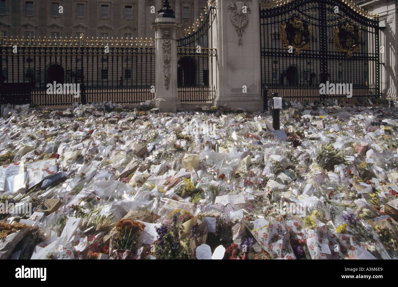 Gates to Buckingham Palace London display of floral tributes upon death of Princess Diana Stock Photo