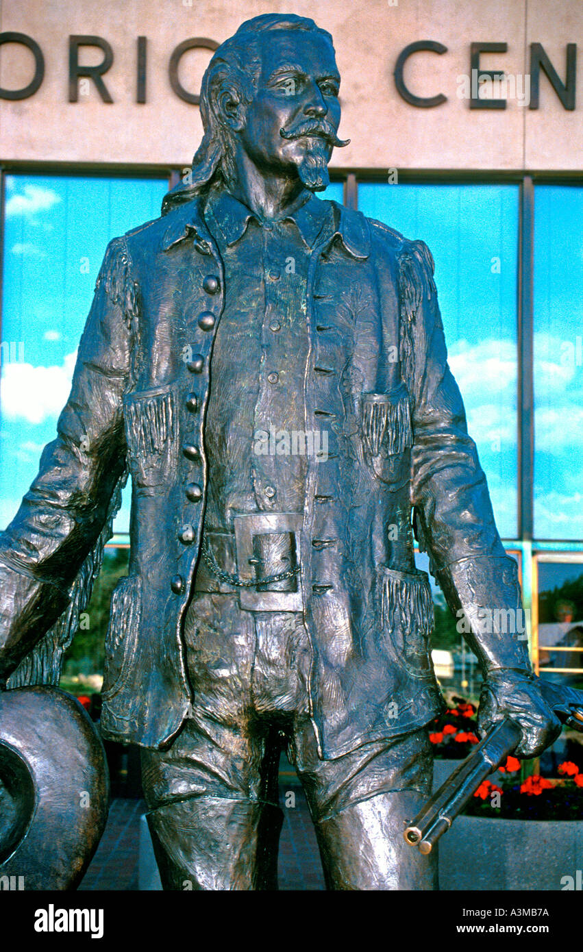 Buffalo bill center west statue hires stock photography and images Alamy