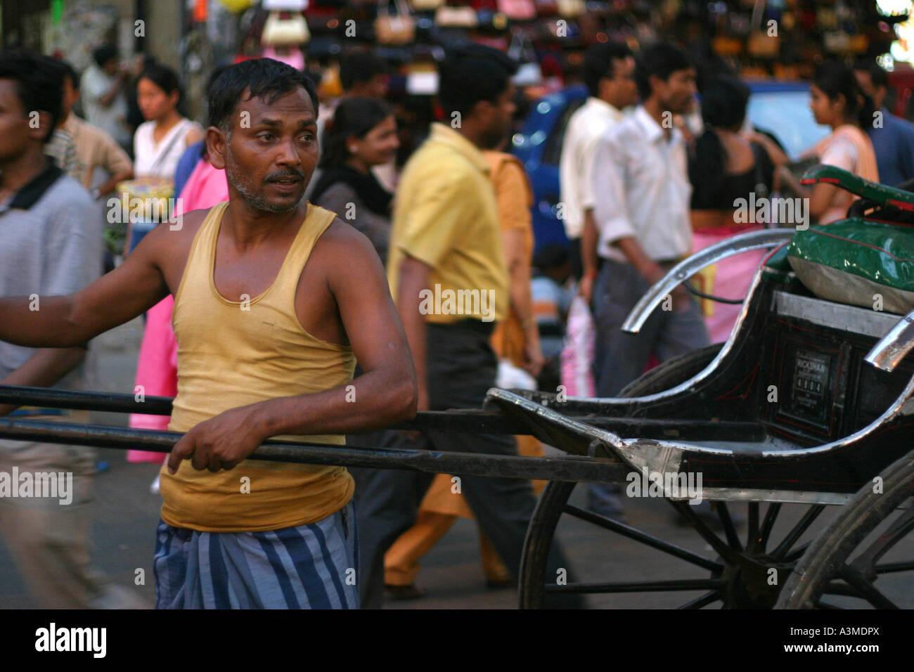 rickshaw wallah in calcutta Stock Photo - Alamy