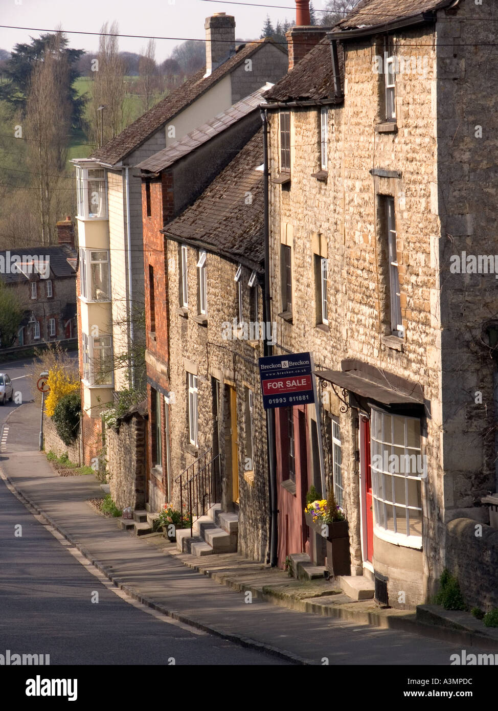 Oxfordshire Woodstock Oxford Street hillside properties with house for