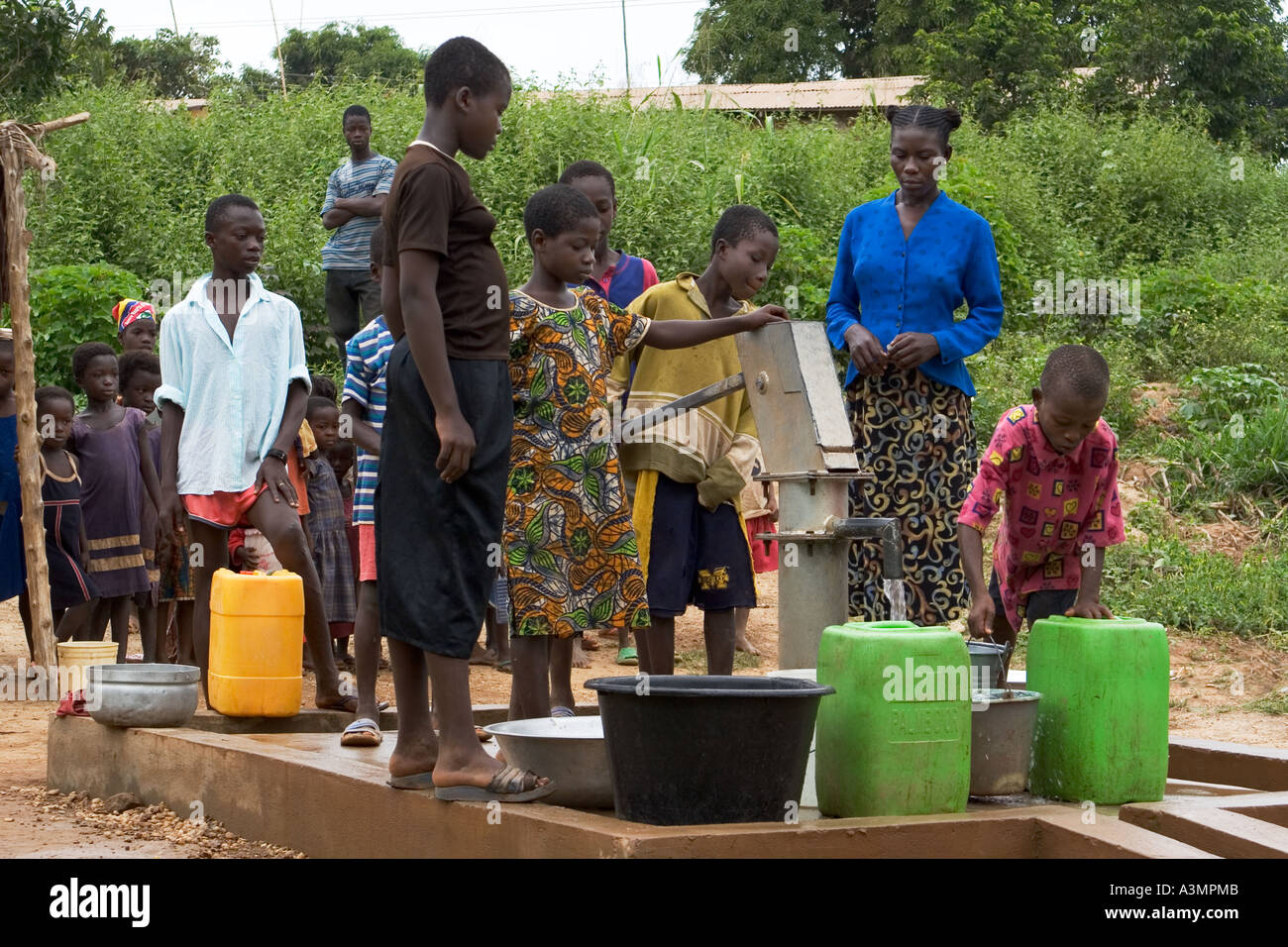 Pumping water ghana hires stock photography and images Alamy