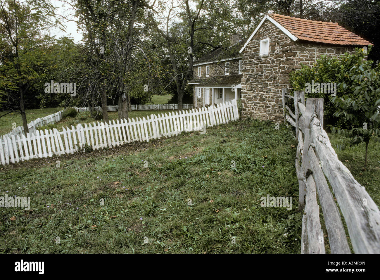 Daniel Boone homestead picket log fence Stock Photo - Alamy