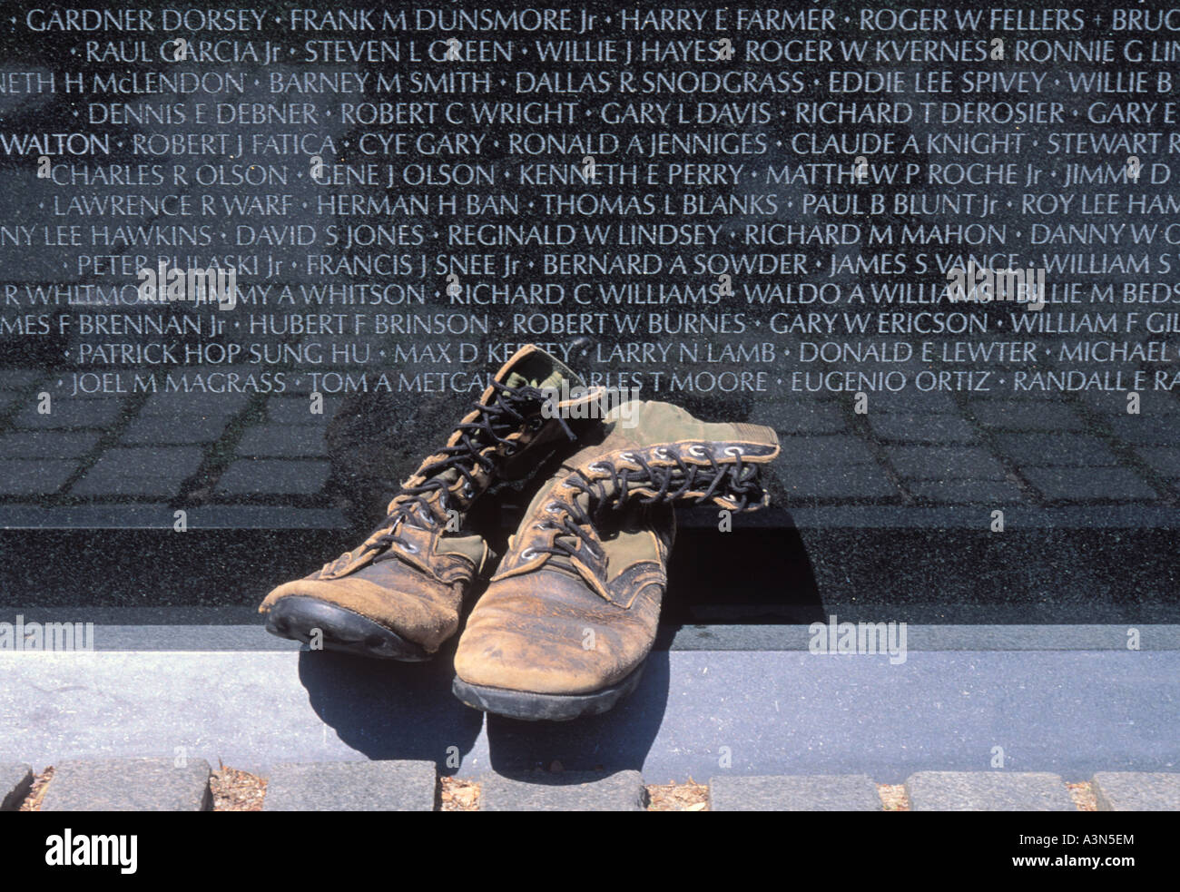 Vietnam Veterans Memorial in Washington DC. Vietnam War Memorial on ...