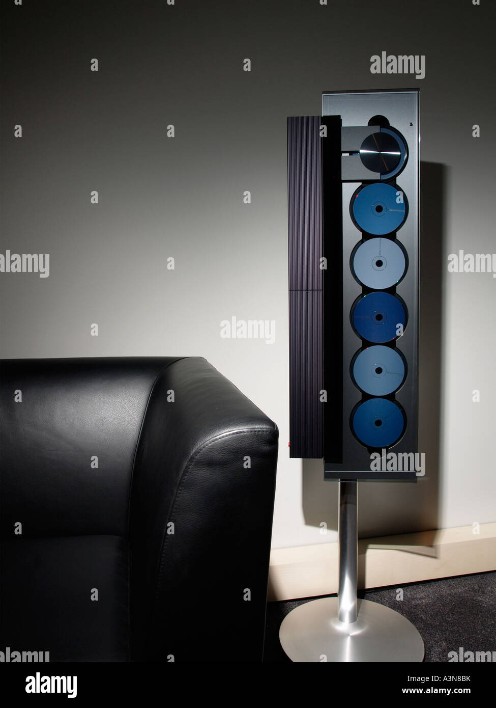 Bang and Olufsen BeoSound 9000 CD changer in vertical position on stand  Stock Photo - Alamy