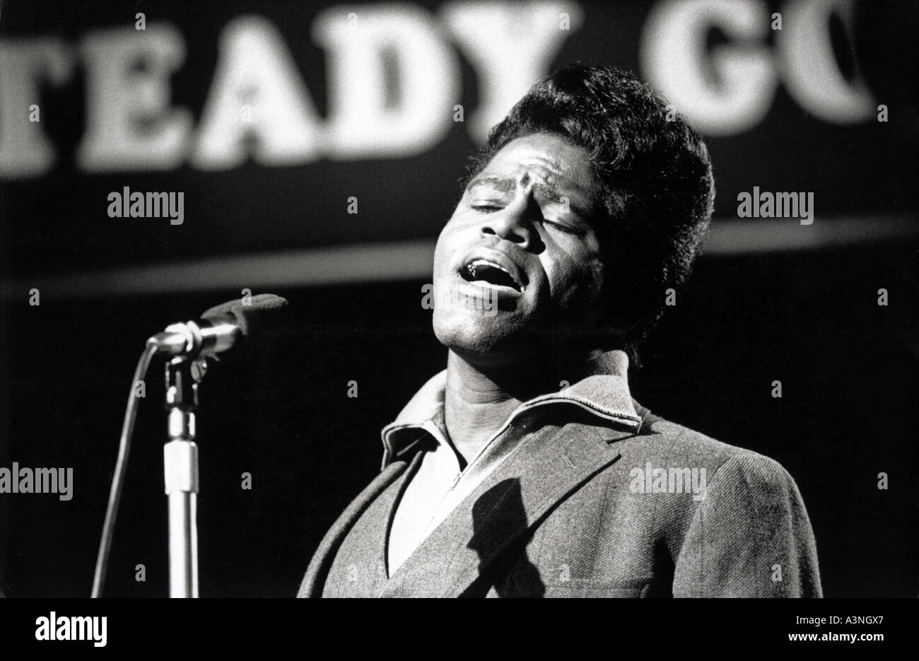 JAMES BROWN on TV s Ready Steady Go in 1966 Stock Photo