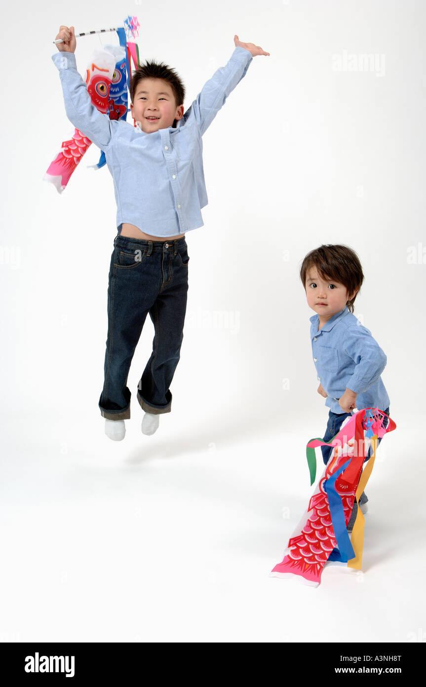 Hands holding japanese flags hi-res stock photography and images - Alamy
