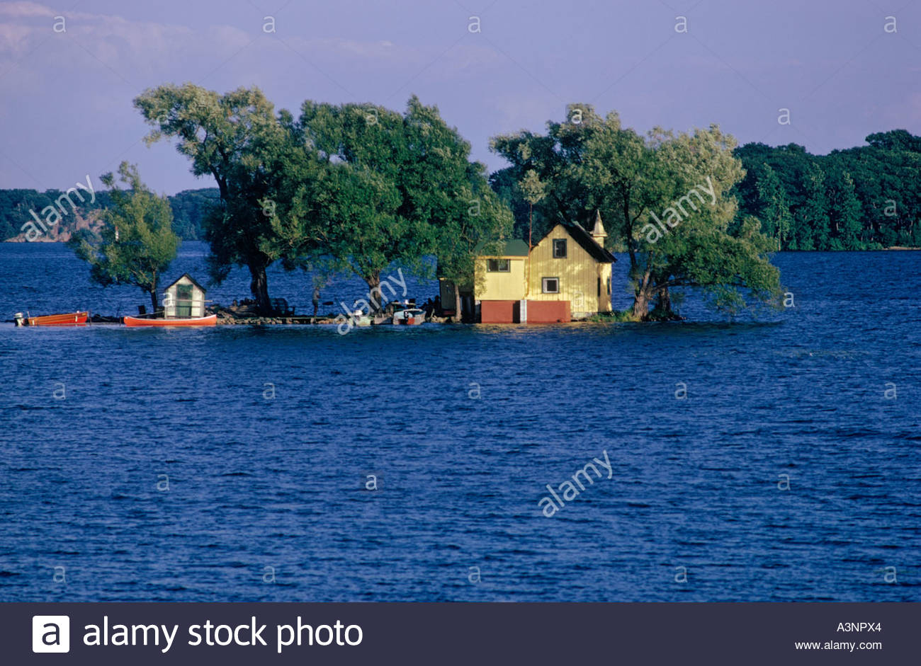 Cottage in the 1000 Islands of the Saint Lawrence River near Stock Photo 6188579 Alamy
