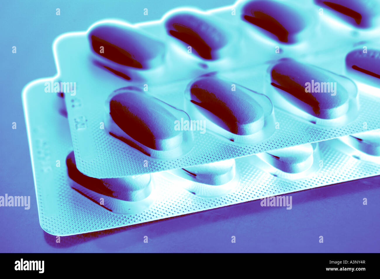 Tablets in packet Stock Photo - Alamy