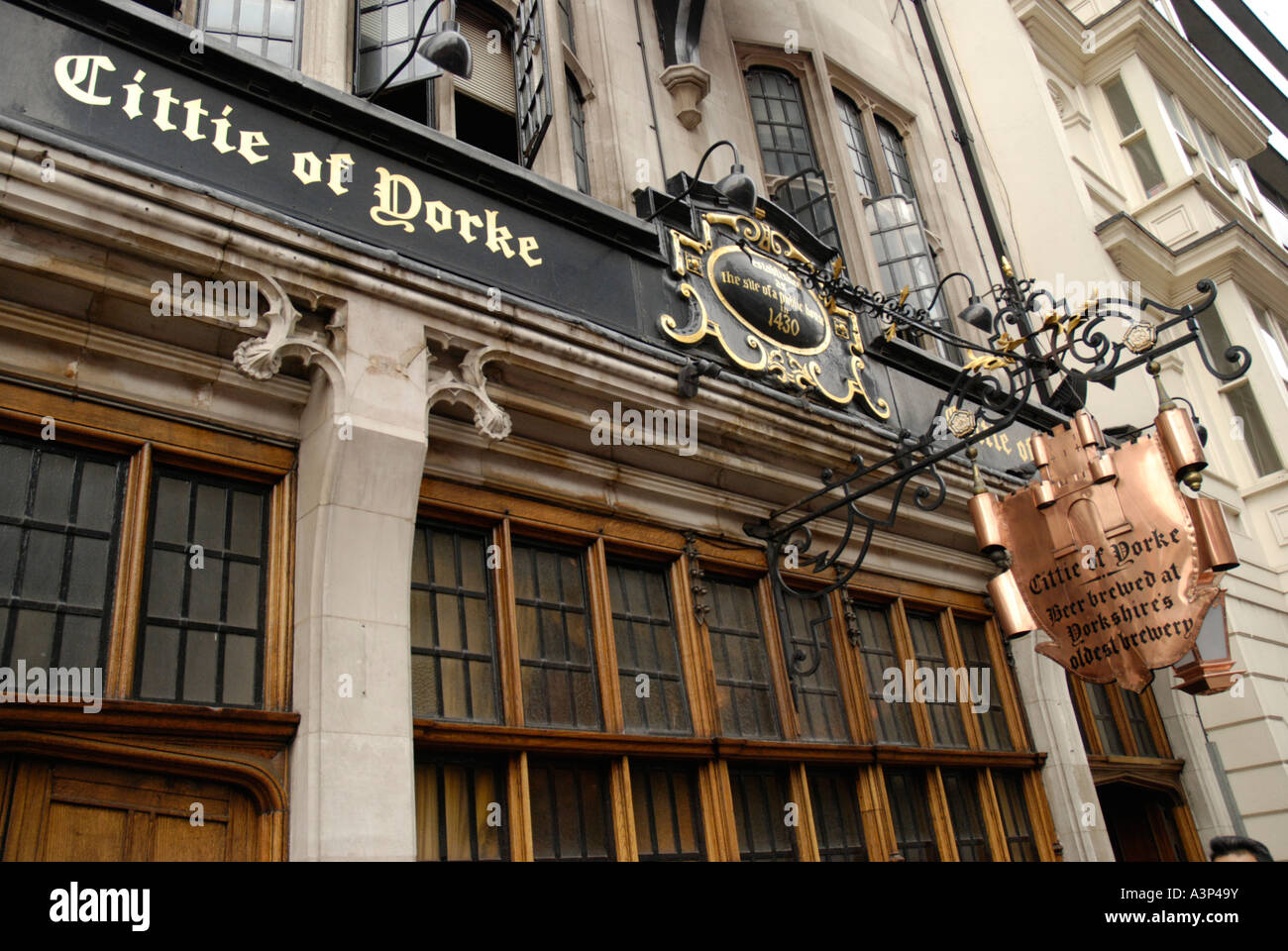 Cittie of Yorke pub in High Holborn, London, England, UK,2007 Stock