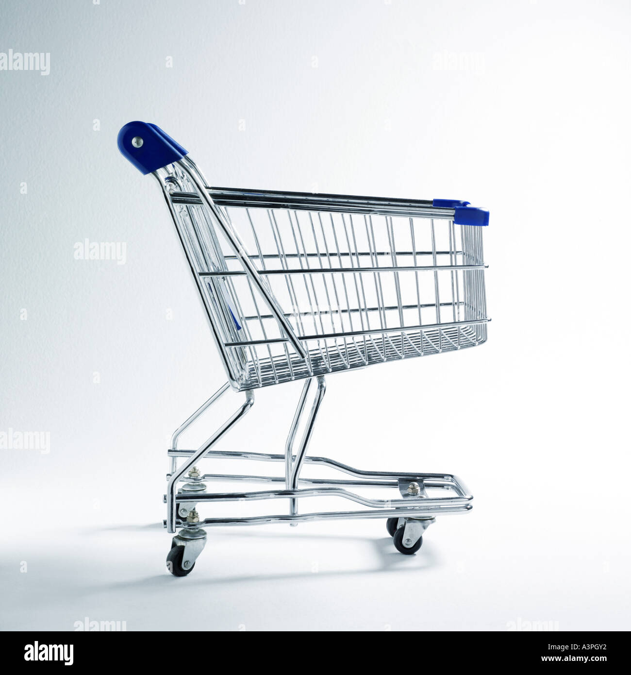 Shopping carriages hires stock photography and images Alamy